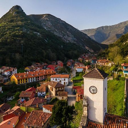Apartamentos La Corona - Cabrales Карренья-де-Кабралес Экстерьер фото