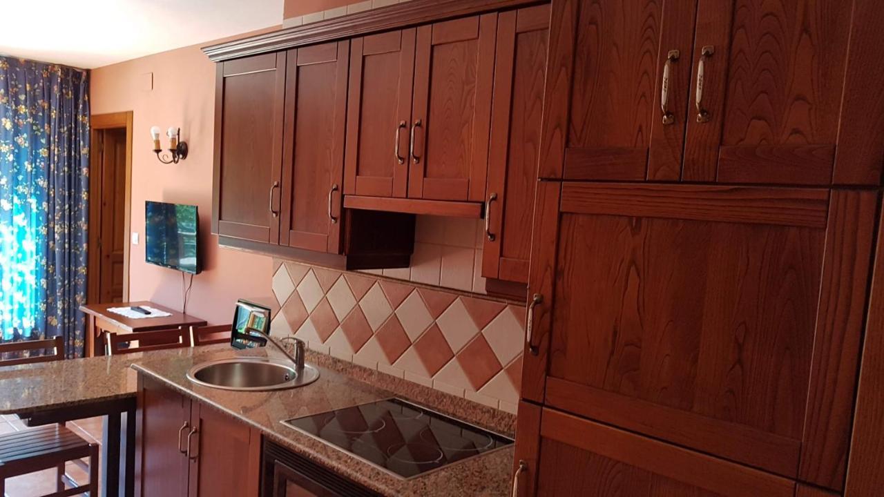 Apartamentos La Corona - Cabrales Карренья-де-Кабралес Экстерьер фото