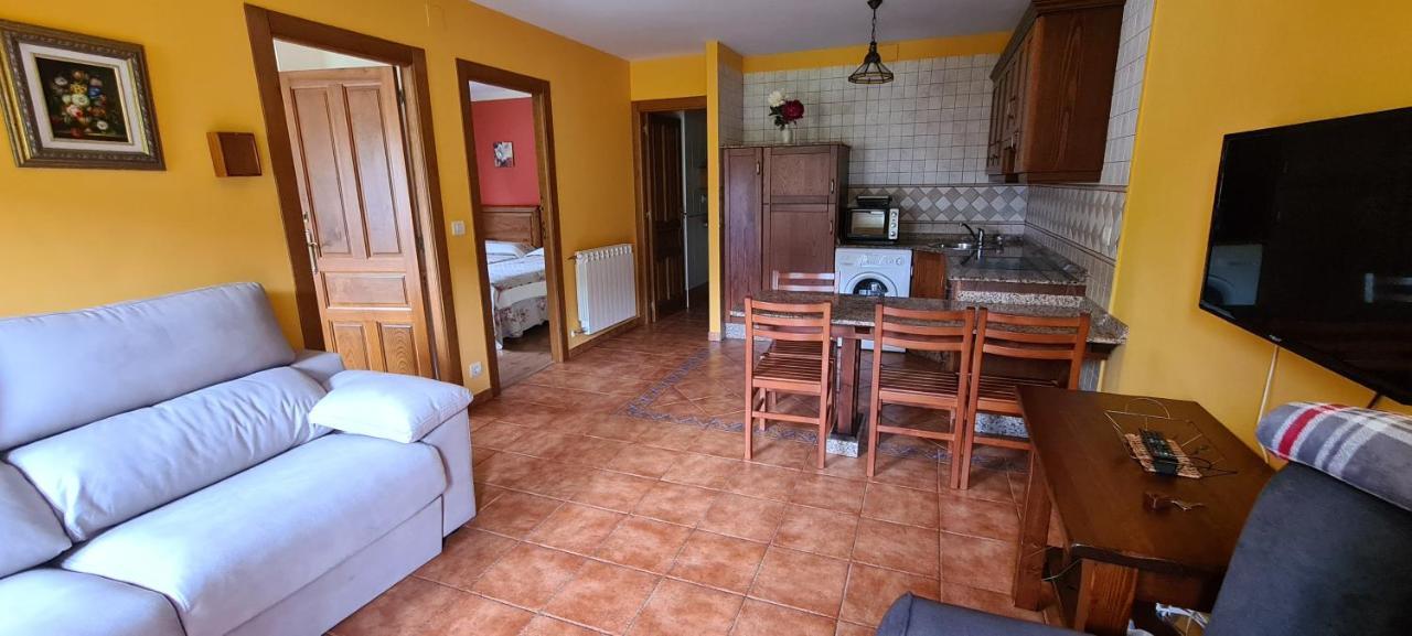 Apartamentos La Corona - Cabrales Карренья-де-Кабралес Экстерьер фото