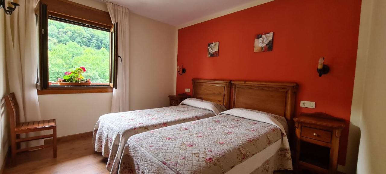 Apartamentos La Corona - Cabrales Карренья-де-Кабралес Экстерьер фото