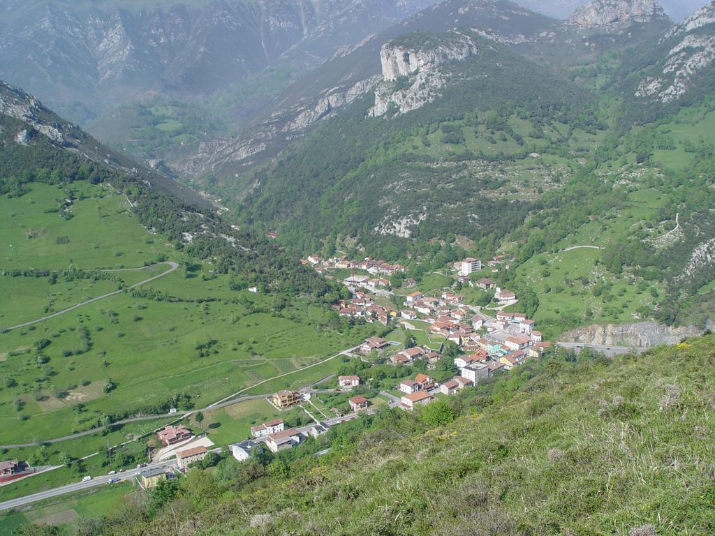 Apartamentos La Corona - Cabrales Карренья-де-Кабралес Экстерьер фото