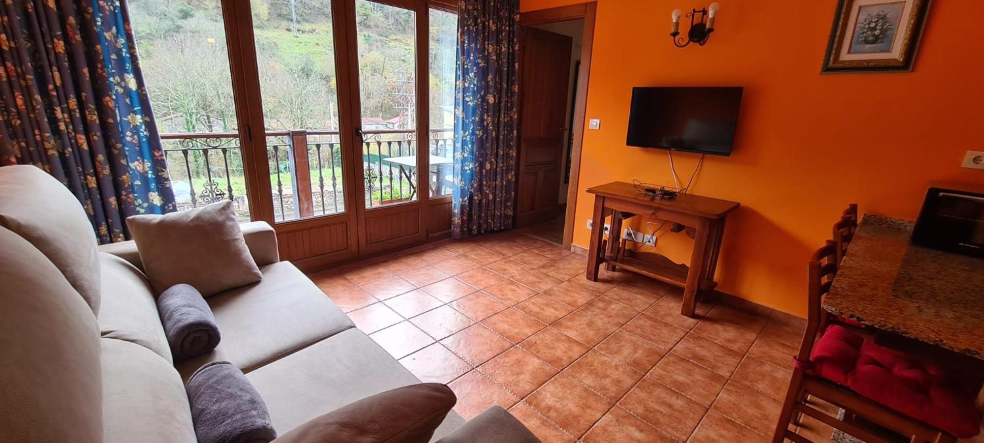 Apartamentos La Corona - Cabrales Карренья-де-Кабралес Экстерьер фото