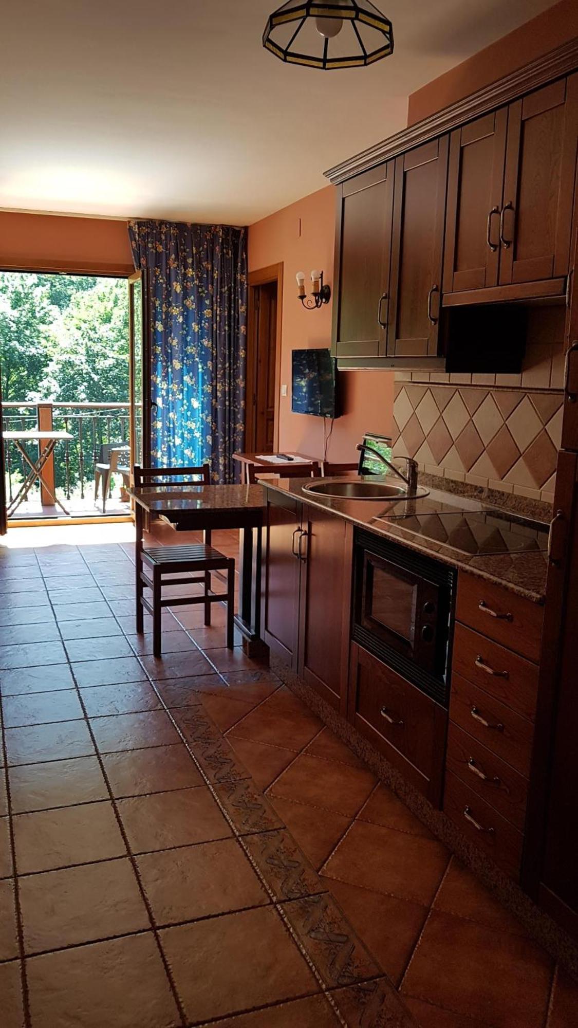 Apartamentos La Corona - Cabrales Карренья-де-Кабралес Экстерьер фото