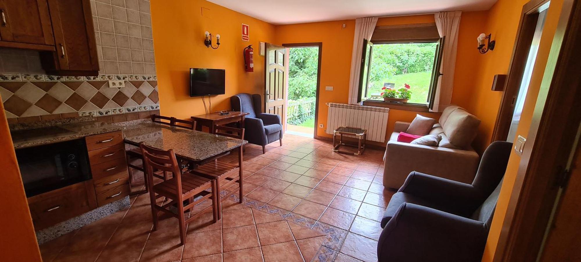 Apartamentos La Corona - Cabrales Карренья-де-Кабралес Экстерьер фото