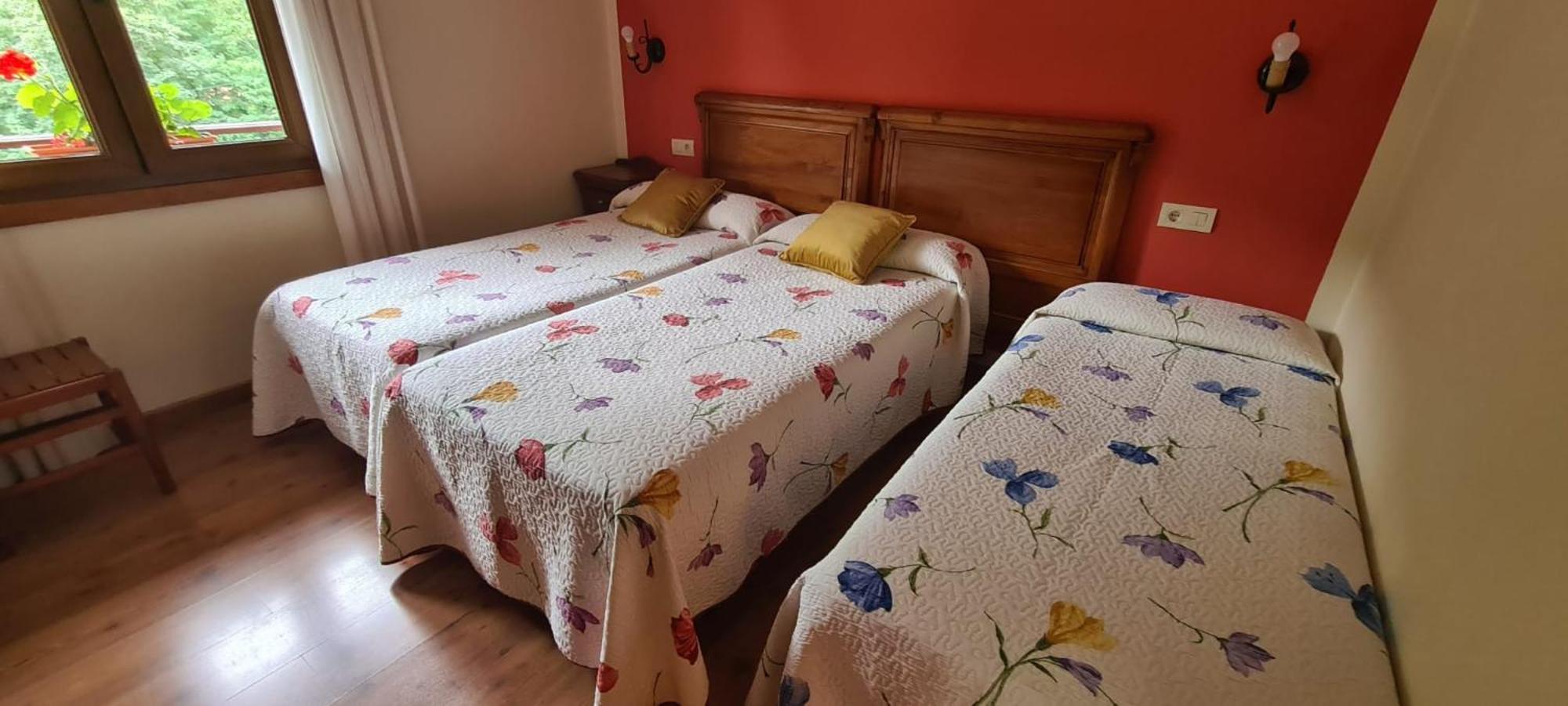 Apartamentos La Corona - Cabrales Карренья-де-Кабралес Экстерьер фото