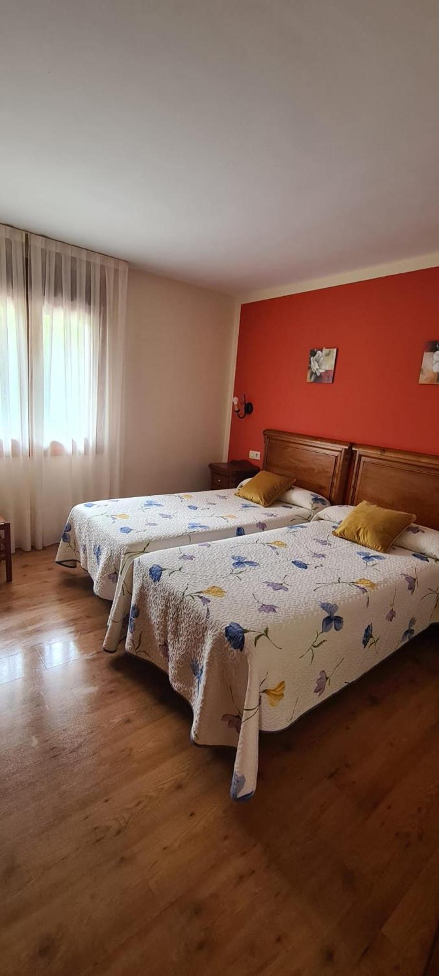 Apartamentos La Corona - Cabrales Карренья-де-Кабралес Экстерьер фото