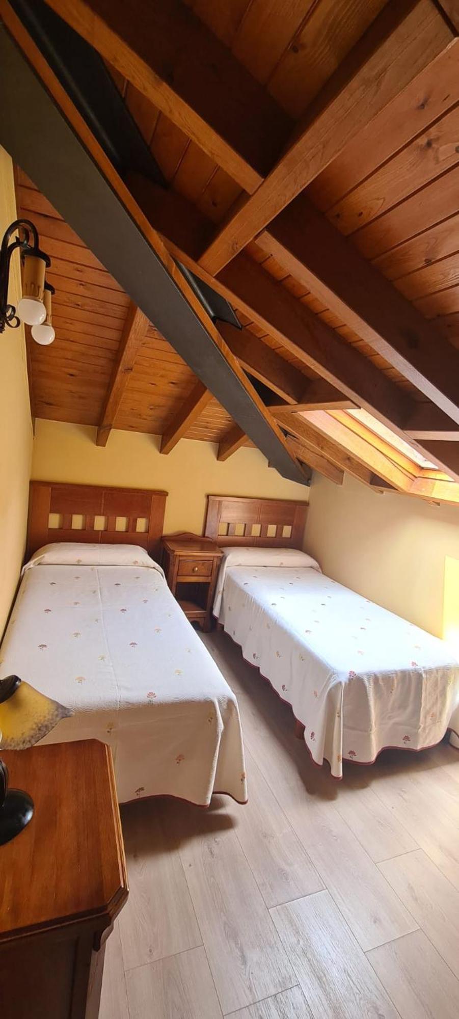 Apartamentos La Corona - Cabrales Карренья-де-Кабралес Экстерьер фото
