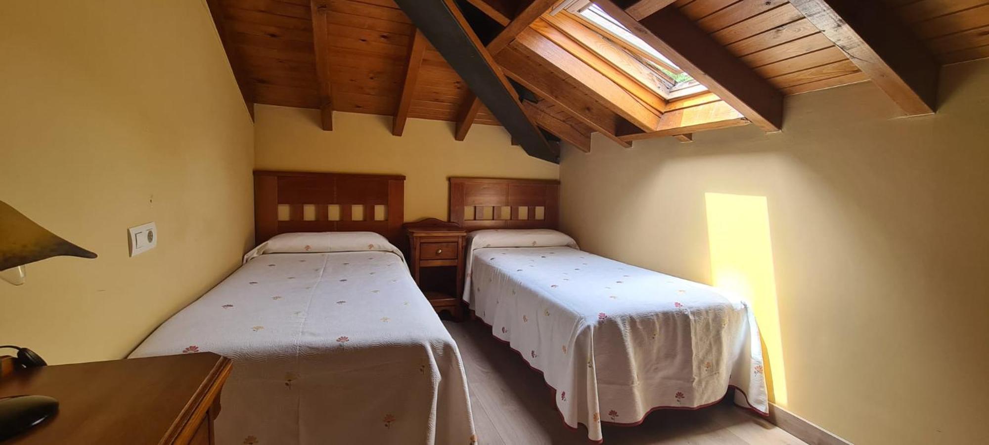 Apartamentos La Corona - Cabrales Карренья-де-Кабралес Экстерьер фото