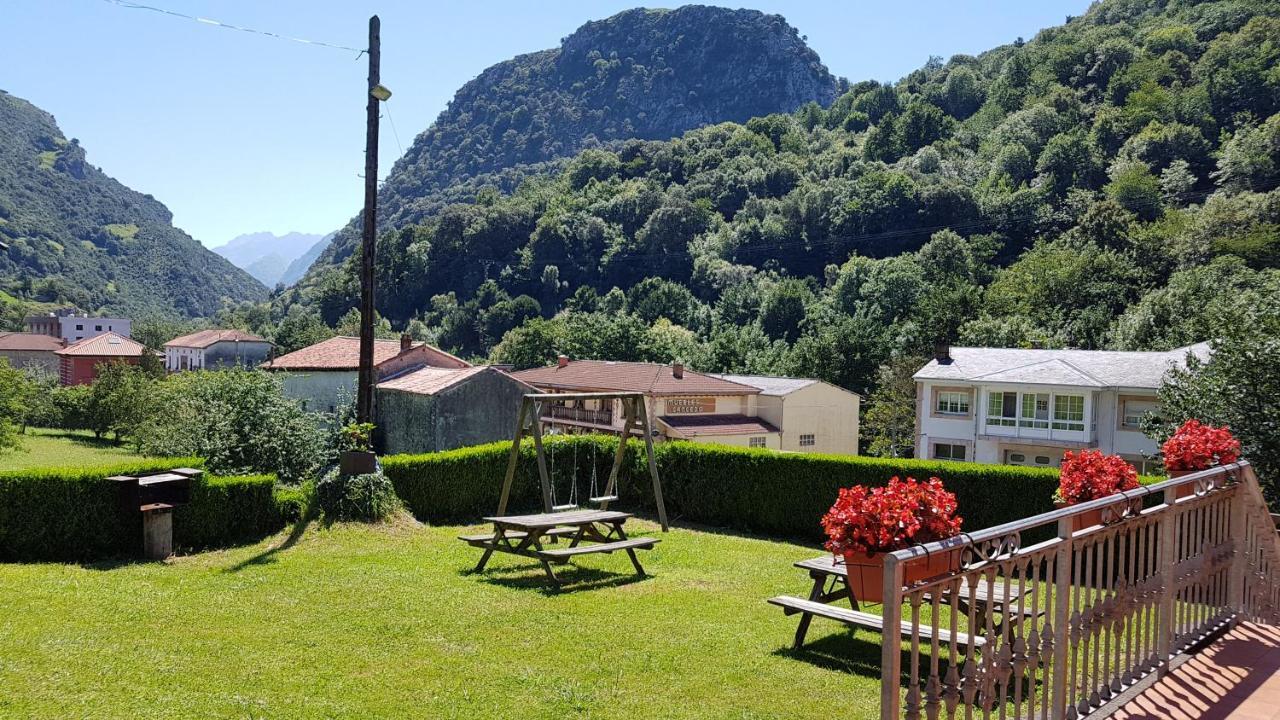 Apartamentos La Corona - Cabrales Карренья-де-Кабралес Экстерьер фото